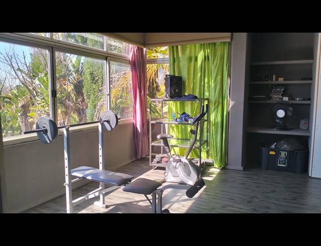 6 BEDROOM HOUSE FOR SALE IN DIE WILGERS